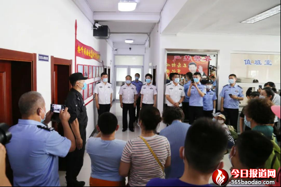 巡特警支隊(duì)組織開展向人民報(bào)告暨警營(yíng)開放日活動(dòng)86.png