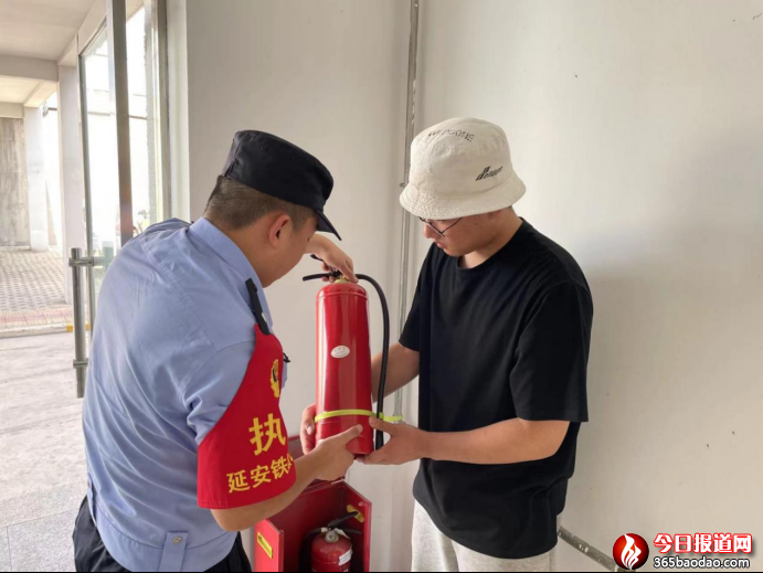 嚴(yán)細(xì)措施 狠抓落實(shí) 神木站派出所縱深推進(jìn)夏季治安打擊整治百日行動(dòng)見實(shí)見效671.png